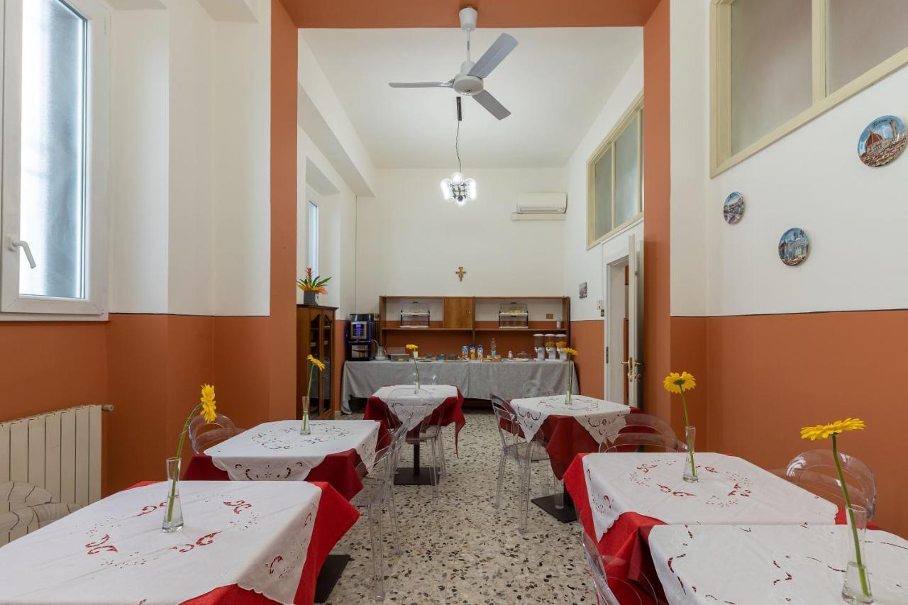 Hotel Casa Ferie Sant’Anna Florencia Exterior foto