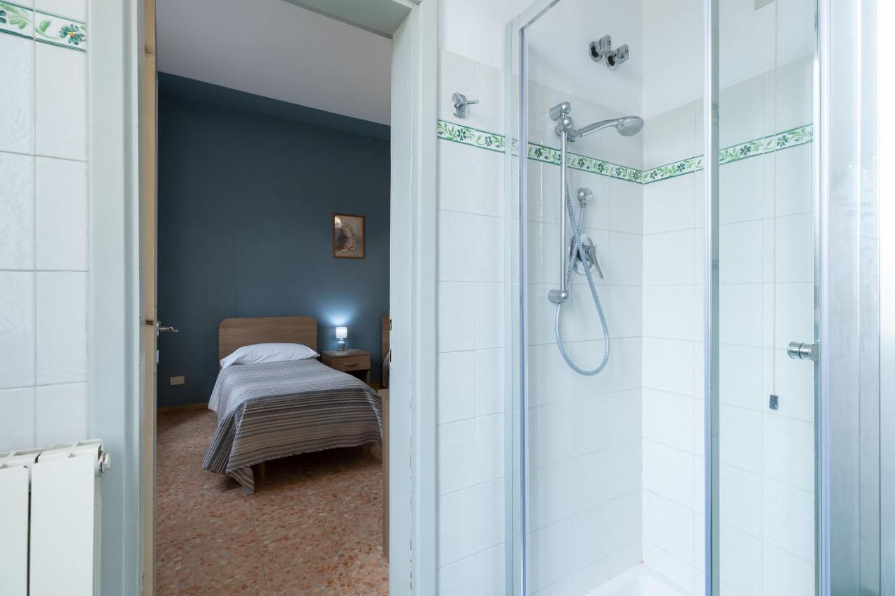 Hotel Casa Ferie Sant’Anna Florencia Exterior foto